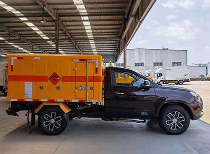 商南爆破器材运输车